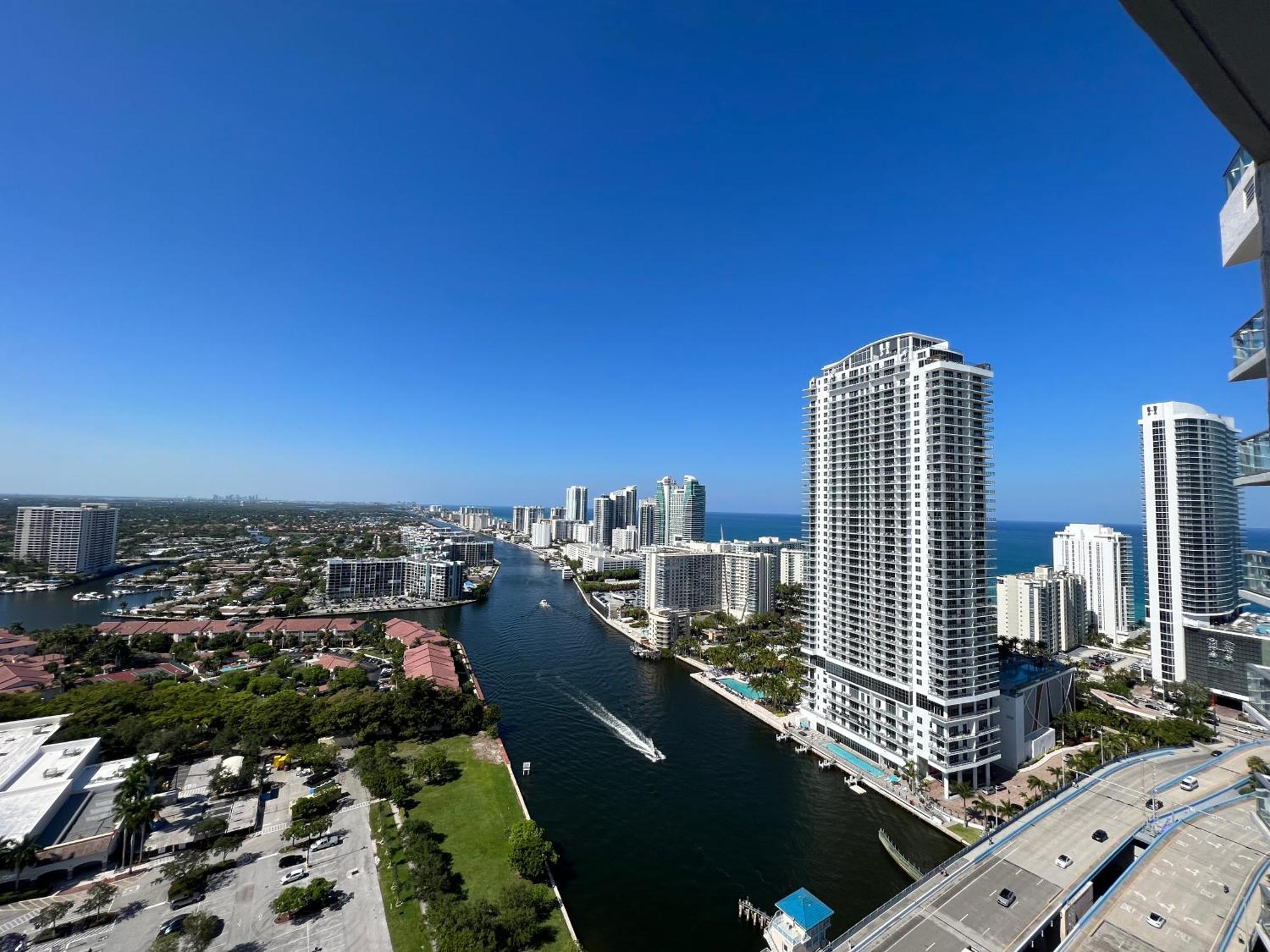 Mvr Apartments At Beachwalk Resort شاطئ هالانديل المظهر الخارجي الصورة
