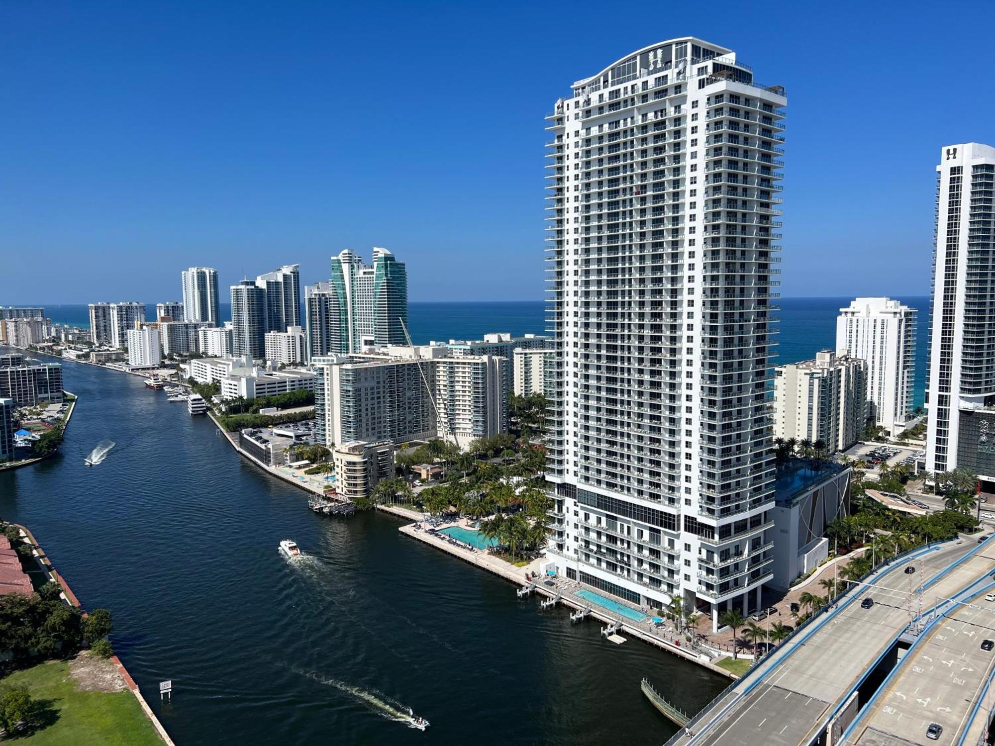Mvr Apartments At Beachwalk Resort شاطئ هالانديل المظهر الخارجي الصورة