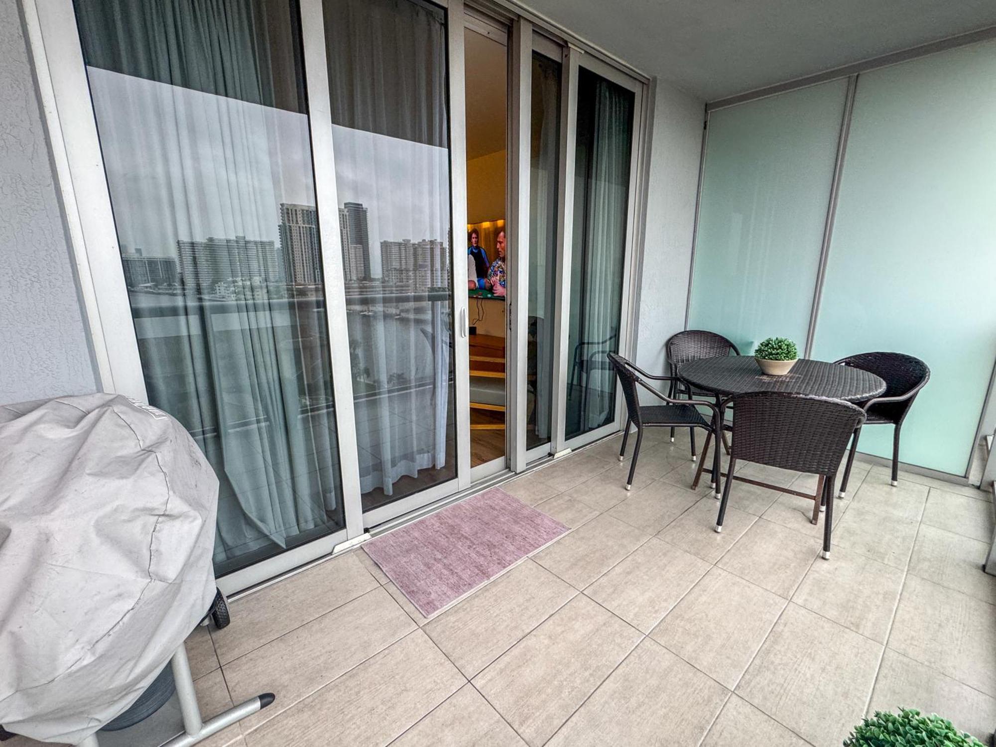 Mvr Apartments At Beachwalk Resort شاطئ هالانديل المظهر الخارجي الصورة